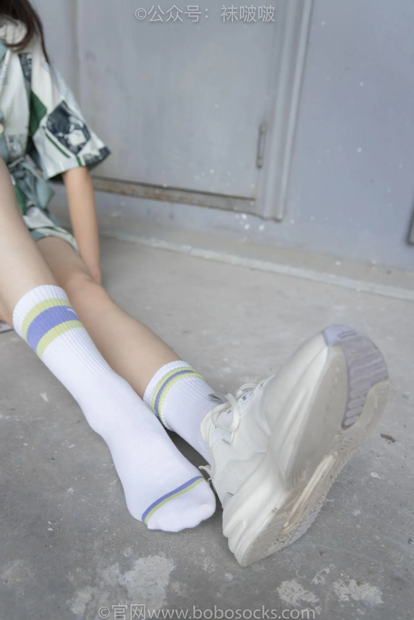 [BoBoSocks袜啵啵]NO.025 熊熊-安踏运动鞋、白色棉袜（踩脏）、裸足 [146P]插图2